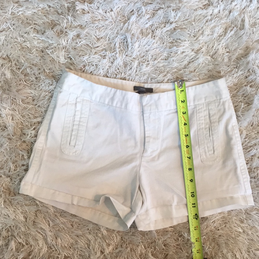 Gap white shorts